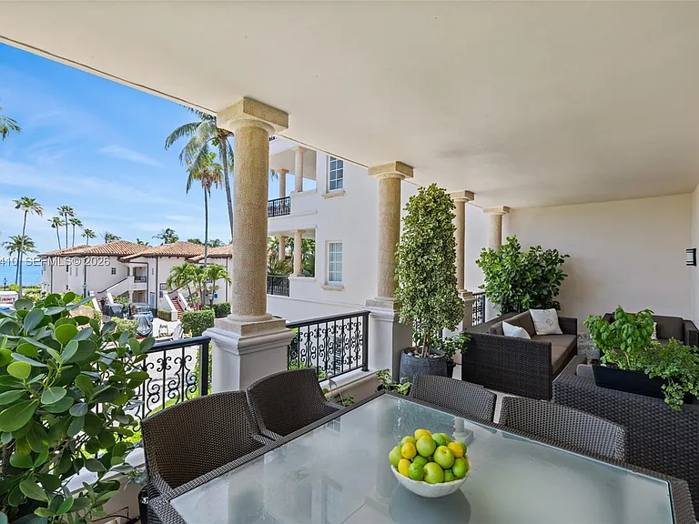 19122 Fisher Island Dr #19122 — Photo 8