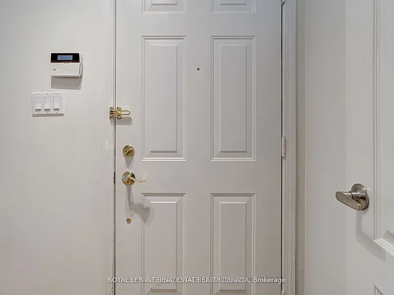 80 Carr St #Townhouse 31 — Photo 3