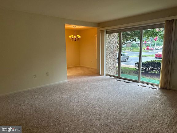 4th image of 3618 Gleneagles Dr #7-2E