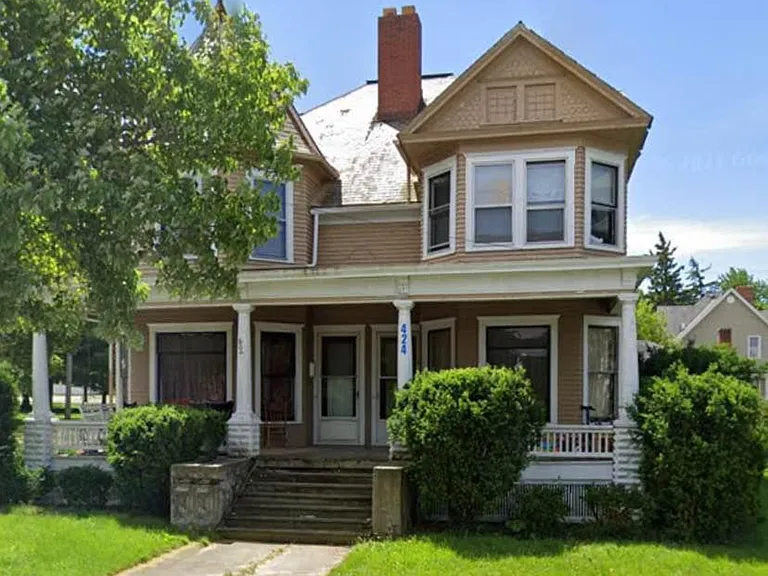 426 S Maumee St — Photo 1