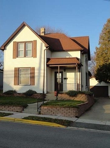 1st image of 318 N Main St