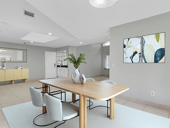 4th image of 7659 Sierra Terrace W