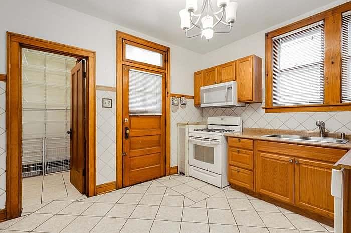 1st image of 6417 S Karlov Ave