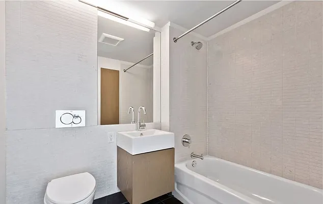 Rented by Greystar | media 14