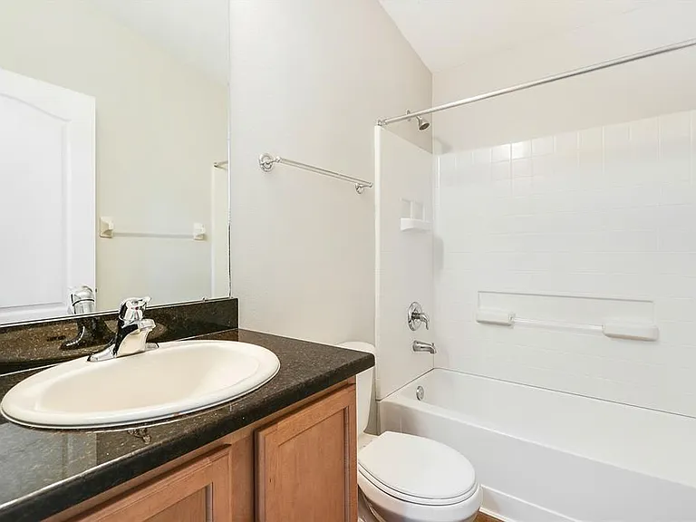 12505 Belcroft Dr — Photo 7