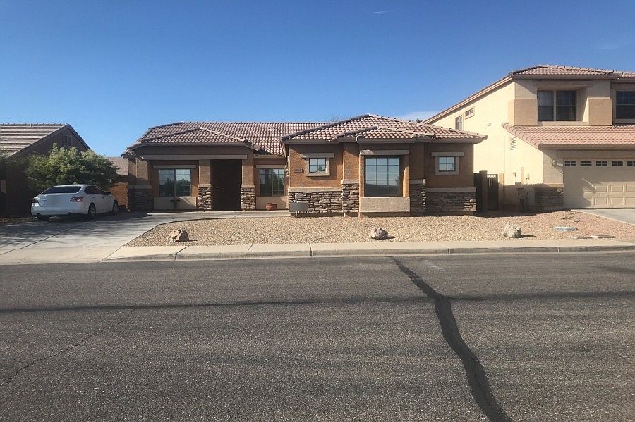 1st image of 1582 E Chaparral Dr