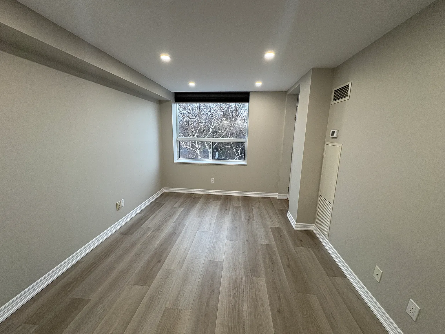 190 Gage Ave S — Photo 2