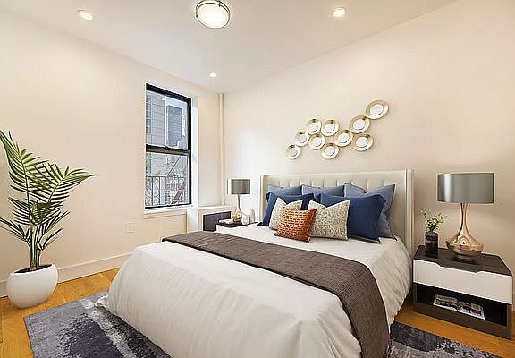 3rd image of 301 E 53rd St APT 2C