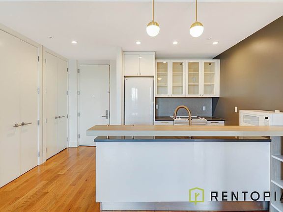 2nd image of 11 Jackson St #7G