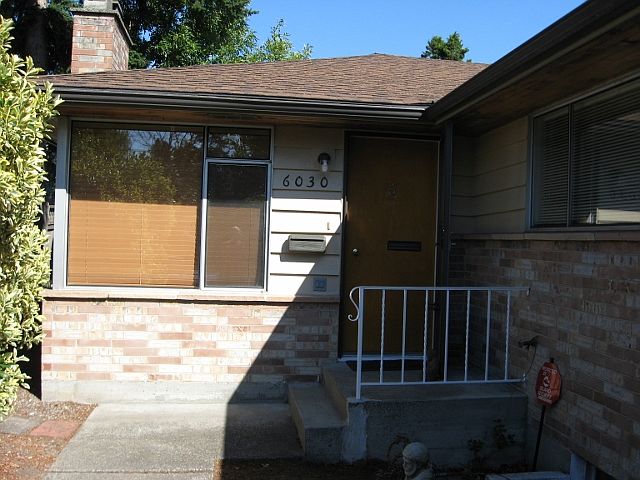 Owner's Unit w/back yard