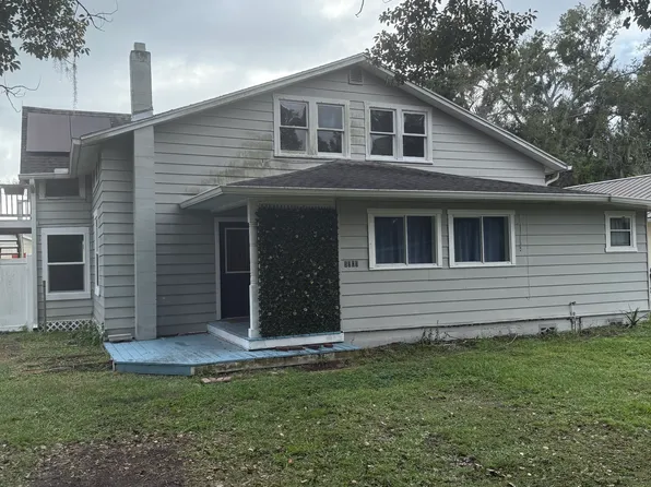5509 5th St, Zephyrhills, FL 33542