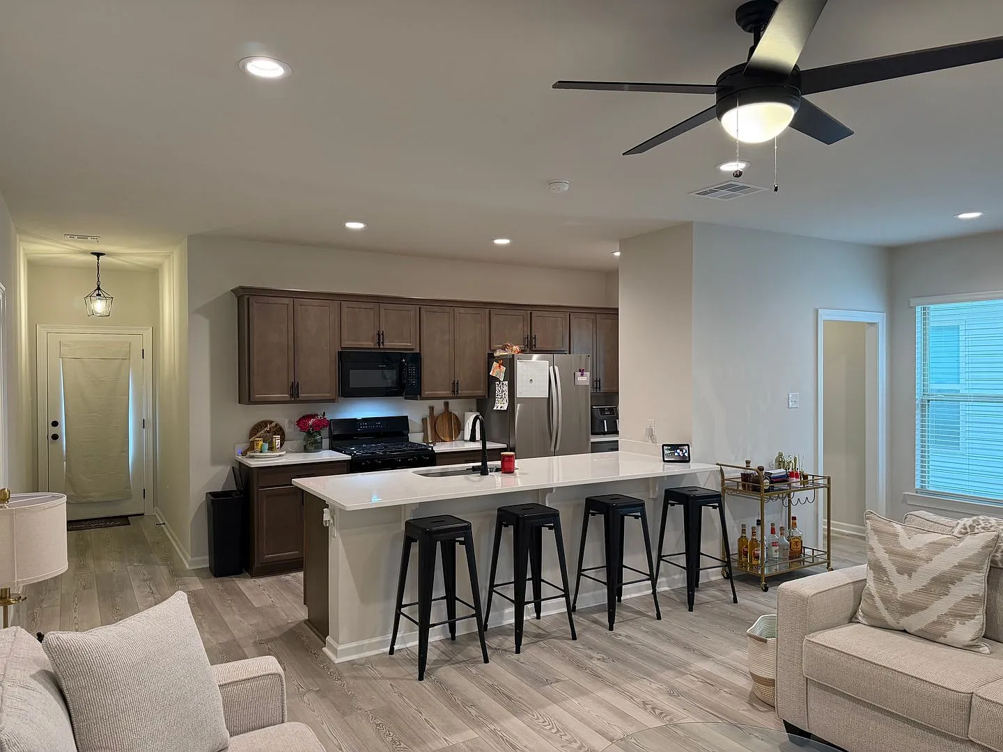 4 Year Old Home For Lease — Photo 2
