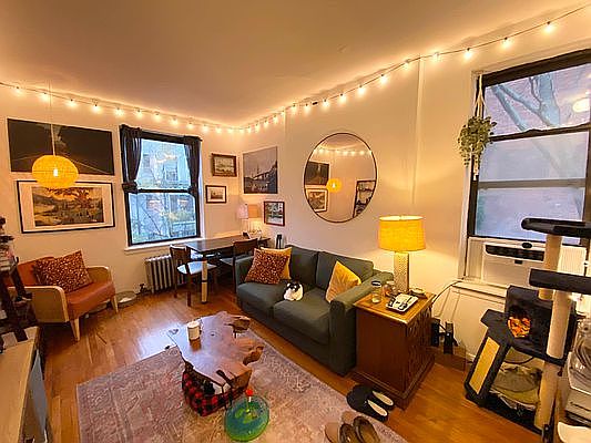 2nd image of 319 W 92nd St APT 7