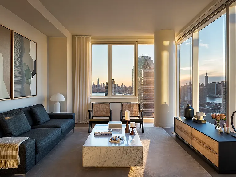 28-30 Jackson Ave #Penthouse 3N — Photo 2