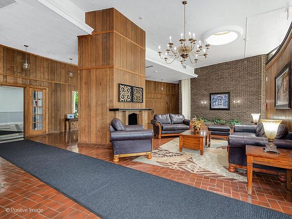 4th image of 40 N Tower Rd APT 5A