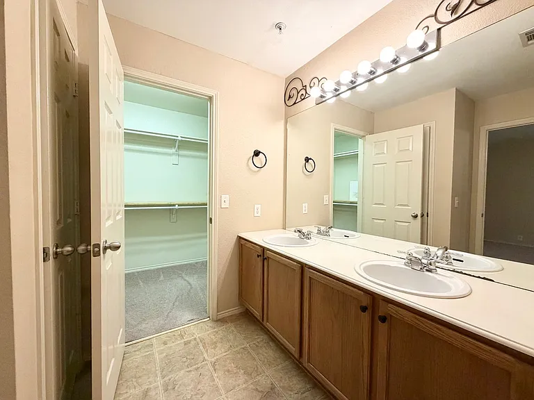2224 Stonepark Pl — Photo 17
