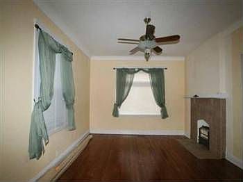 4th image of 918 Marion Ave