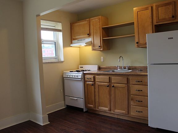 2nd image of 1022 Findley Dr APT 4