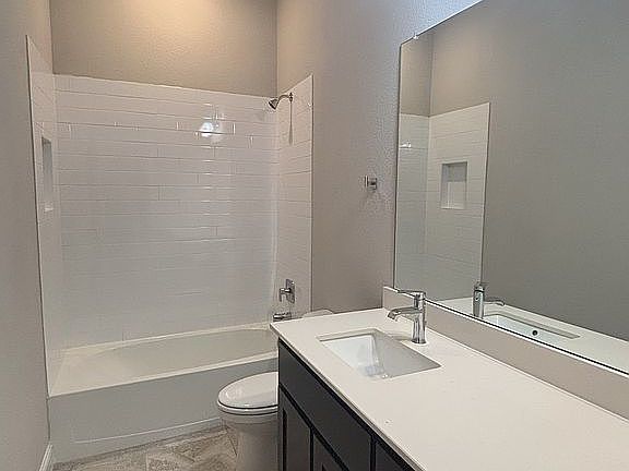 3rd image of 702 Audrey Ln