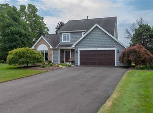 59 Lazy Creek Cir, Rochester, NY 14612