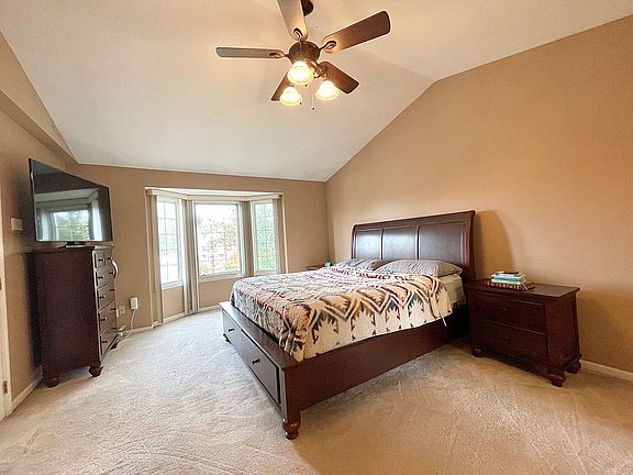 4th image of 22619 Foxmoor Dr
