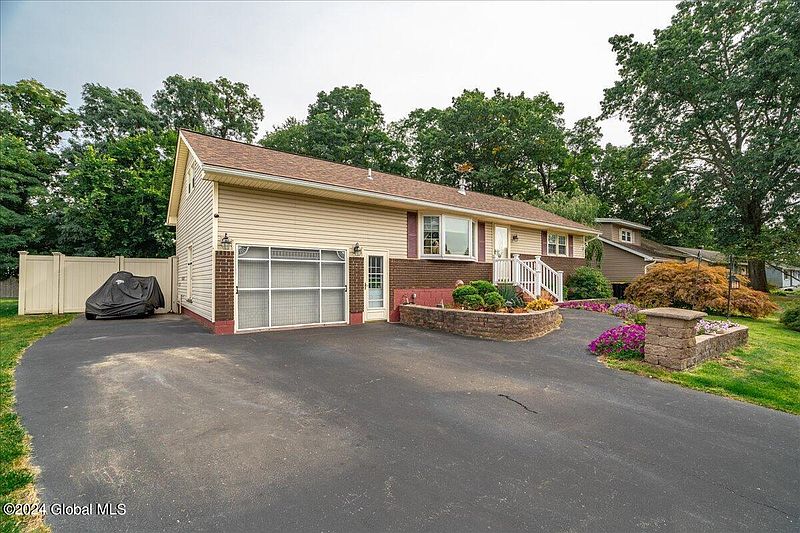 4th image of 1274 Princetown Road