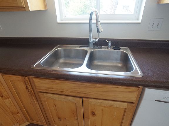 4th image of 560 Pezel Rd