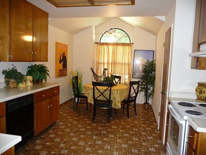 2nd image of 5905 Pine Vista Way