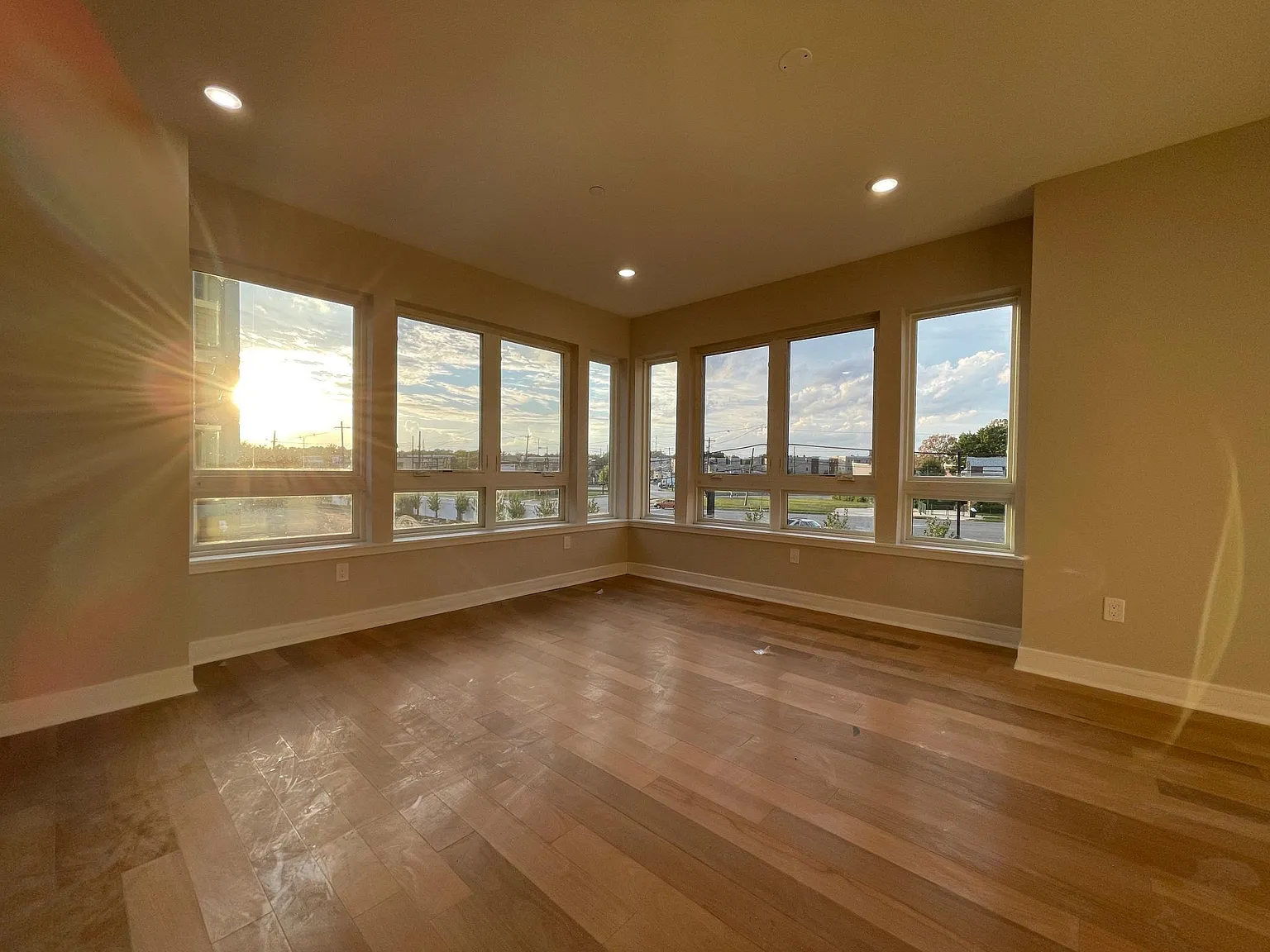 1 bed, 900 sqft, $2,200 — Photo 4