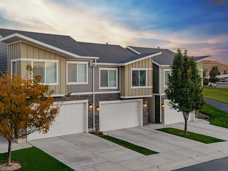 Rockwell Village — Photo 18