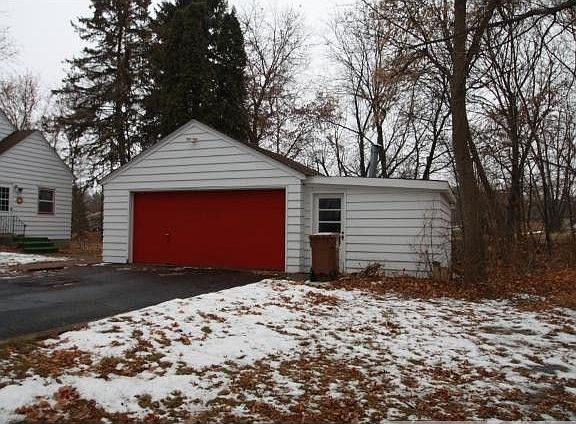 3rd image of 12033 Mississippi Dr N