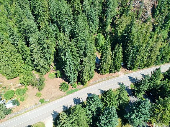 4th image of 30 Old Town Rd