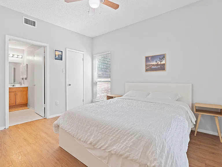 114 E 31st St #115 — Photo 7