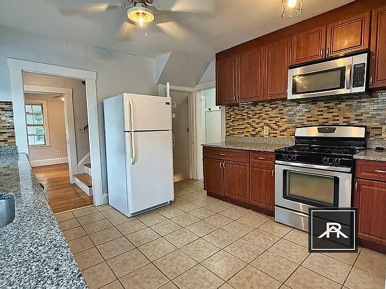 3 bed, 1.0 bath, $3,750 — Photo 1