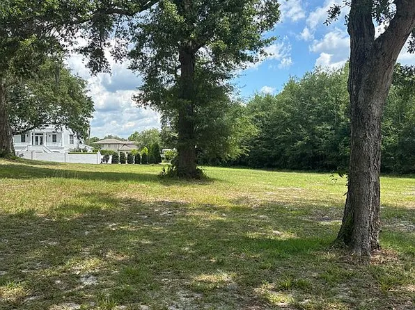 1220 Great Oaks Dr, Wilmington, NC 28405