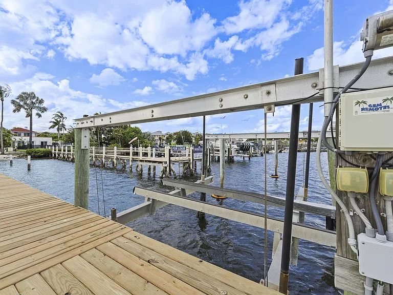 122 S Lake Dr — Photo 46