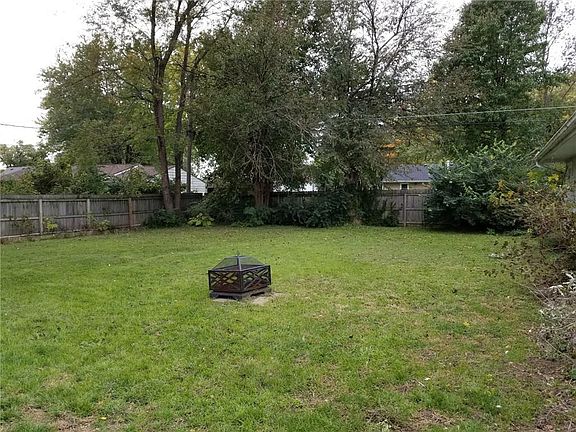 3rd image of 1701 N Tillotson Ave
