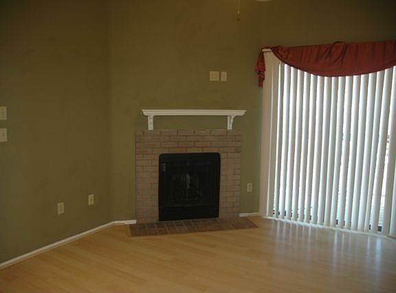 3rd image of 114 E 31st St APT 301