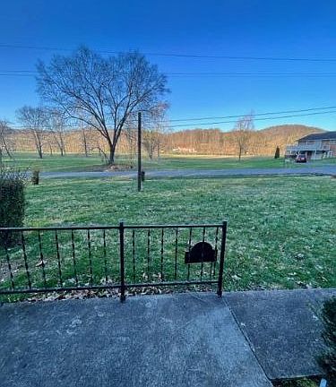 5th image of 349 Cliffside Dr