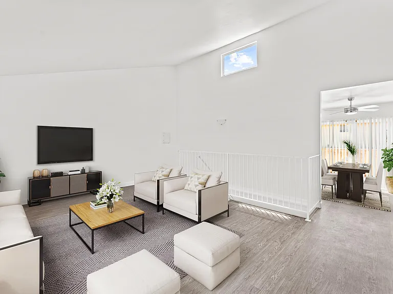 Greenbrier Apartments — Photo 37