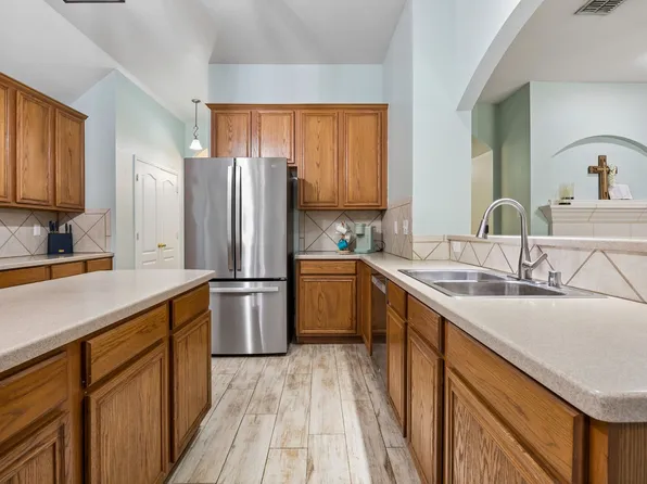 1305 Stanford Dr, Rockwall, TX 75087