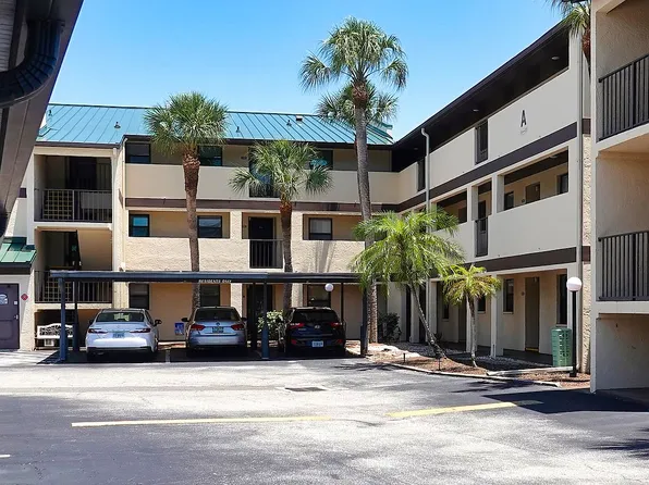 2395 Harbor Blvd APT 203, Pt Charlotte, FL 33952