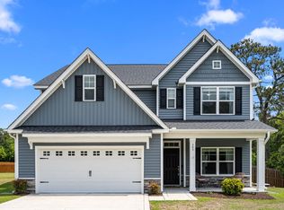 303 Red Cedar Dr, Sneads Ferry, NC 28460