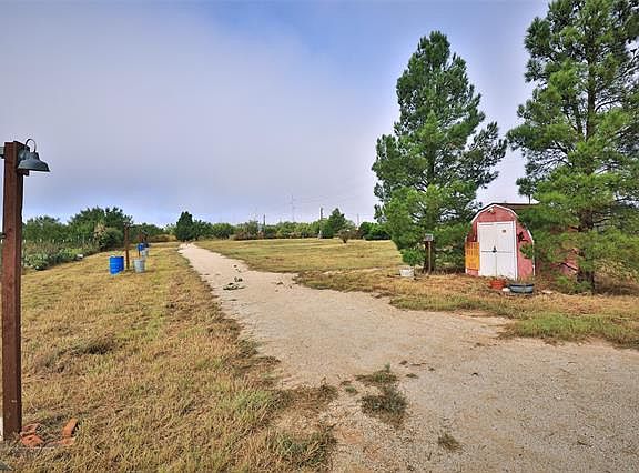 3rd image of 107 County Road 376