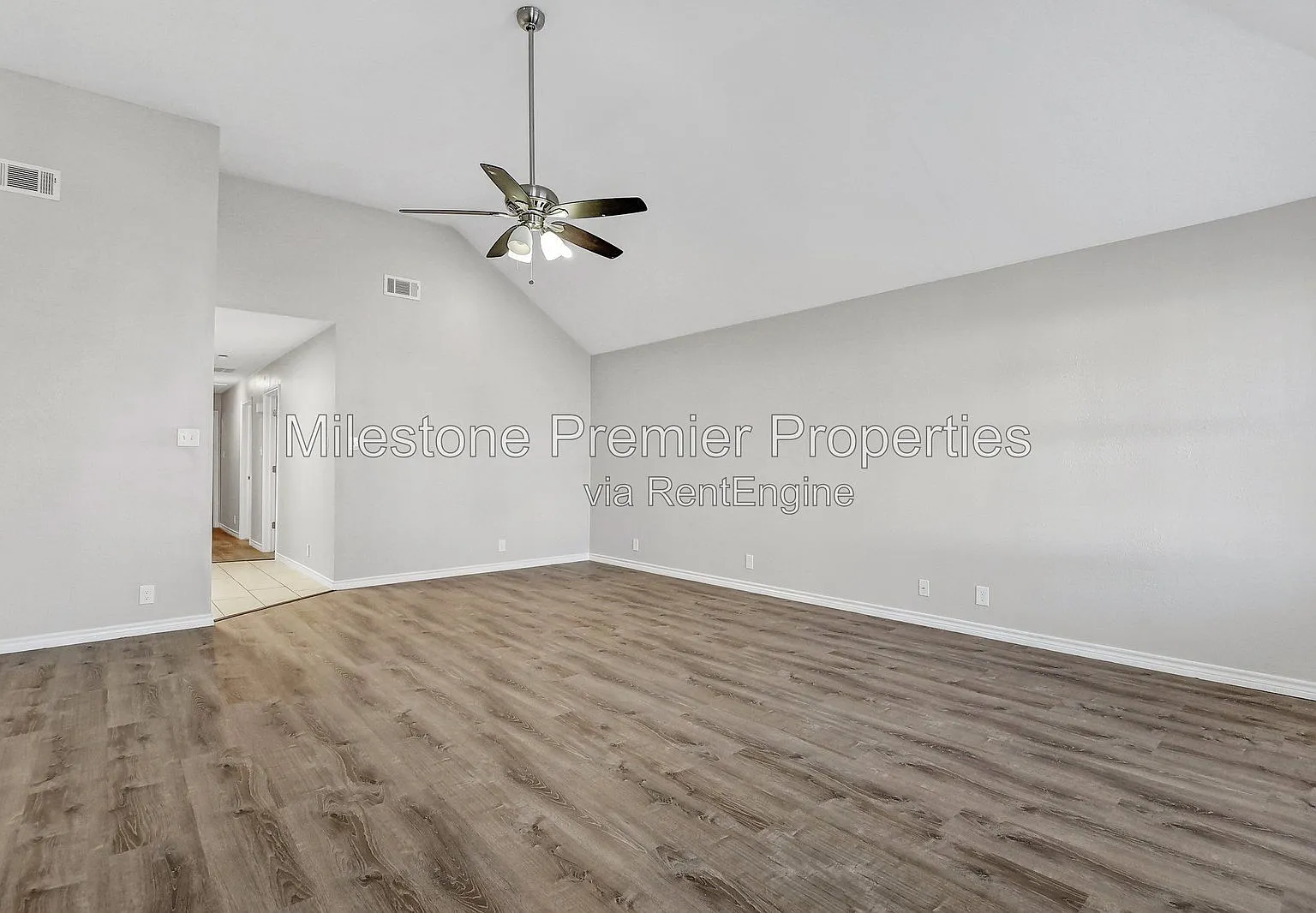 3 bed, 2.0 bath, 1178 sqft, $1,315 — Photo 3