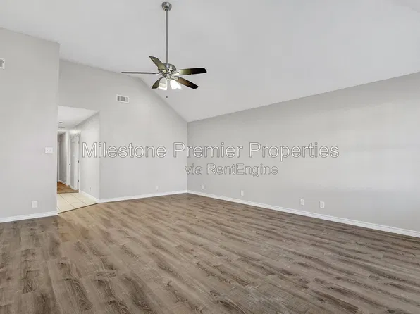 914 W Houston St, Sherman, TX 75092