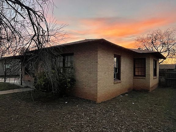 5th image of 807 Crescent Dr