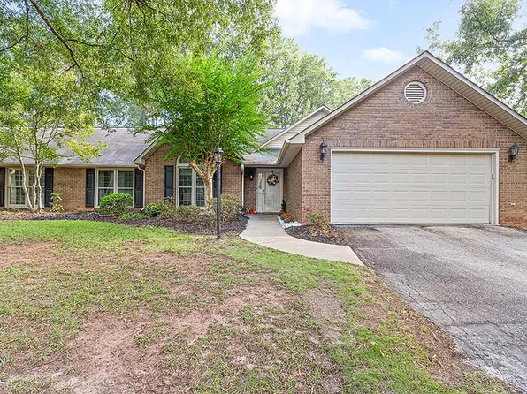 124 Windsor Oaks Ct, Greenwood, SC 29649