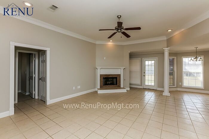 1st image of 100 Chinkapen Dr