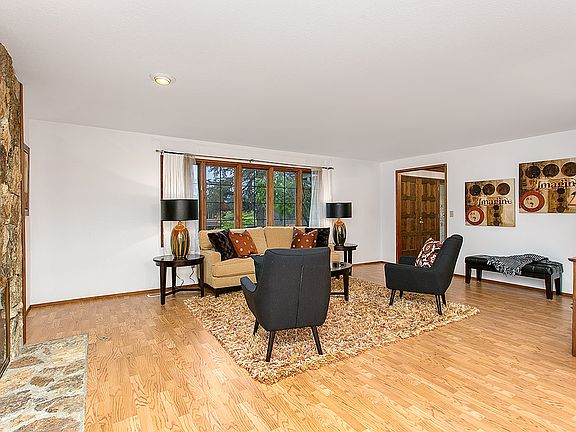 4th image of 10904 NE 39th Pl